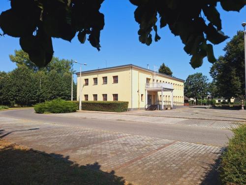 Esély Apartmanház 4400 Nyíregyháza, Tiszavasvári út 45-47 kép - 3