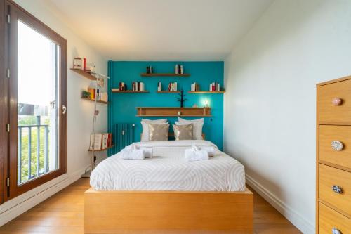 Blue Light - Appt pour 4p Paris