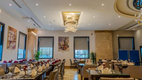 Restoran atau tempat lain untuk makan di Warwick Al Dabab Riyadh - Nuzul Al Dabab