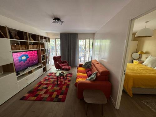 New Flat in the Quartier Latin