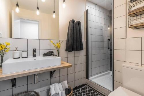 BEST LOCATION IN THE CITY OF MADRID! 166