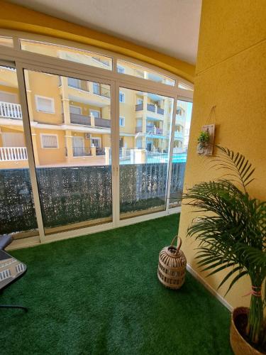 Φωτογραφία από το άλμπουμ του Sunny ground floor apartment with a large terrace and direct access to the pool σε La Mata