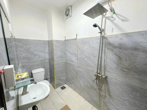Koupelna v ubytování H79 HOTEL