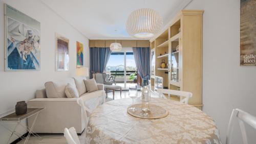 1 Bedroom Apartment, with Sea Views, in Medina Garden - Puerto Banús