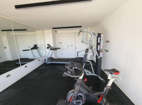 Fitness centrum a/nebo fitness zařízení v ubytování Departamento full equipado
