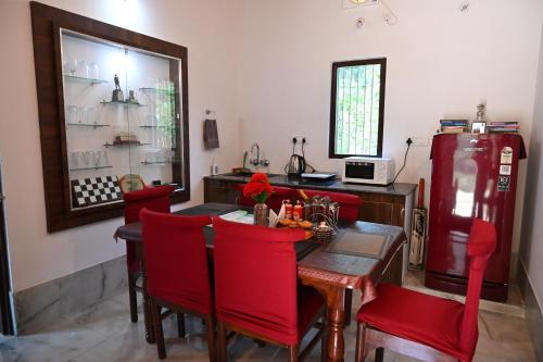 Kuchyň nebo kuchyňský kout v ubytování CorbettRivervalleyHomestay