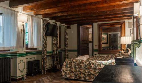 Χώρος καθιστικού στο Regal House Verona REGIMENTAL