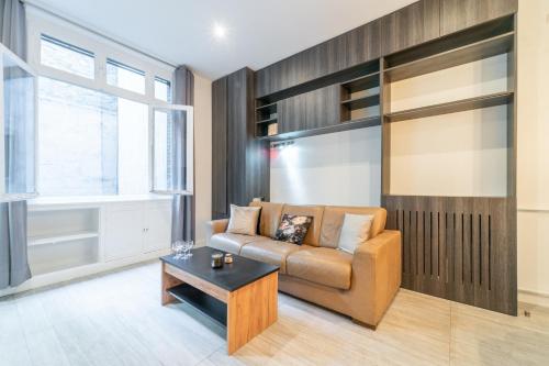 Photo de la galerie de l'établissement Le Courcelles - studio proche Arc de Triomphe, à Paris