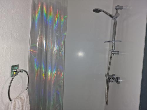 Ένα μπάνιο στο Room near East Midland Airport 7
