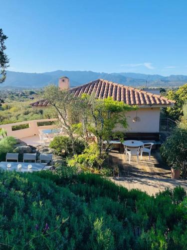 Sea view villa - Cala Rossa private park