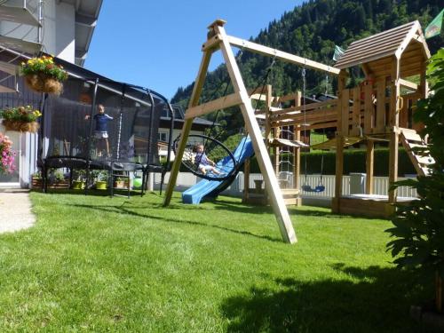 Ein Kinderspielbereich in der Unterkunft Present apartment in Fusch