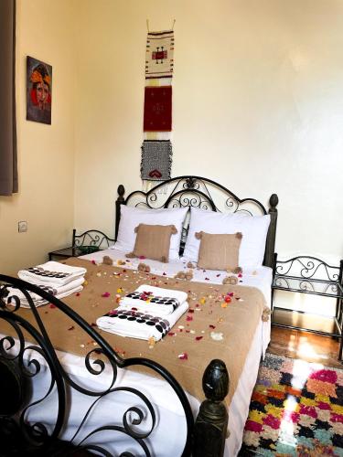 Postel nebo postele na pokoji v ubytování Auberge Les Sapins