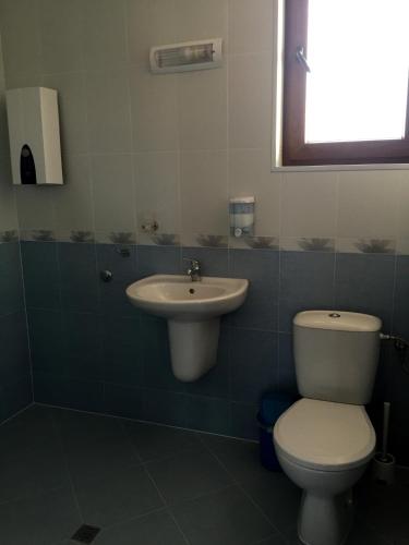 Ένα μπάνιο στο Guest House Hasiendata