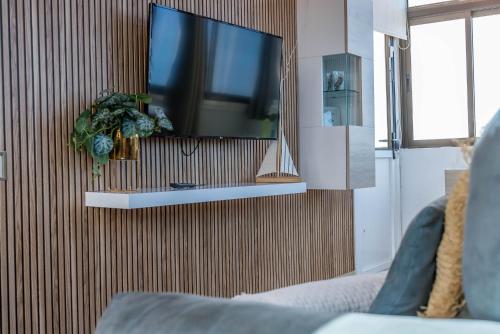 Televisyen dan/atau pusat hiburan di Melenara Seaside View