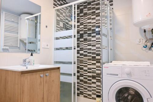 For You Rentals Acogedor apartamento TEMPORAL de un dormitorio en Chamartin MMA322B