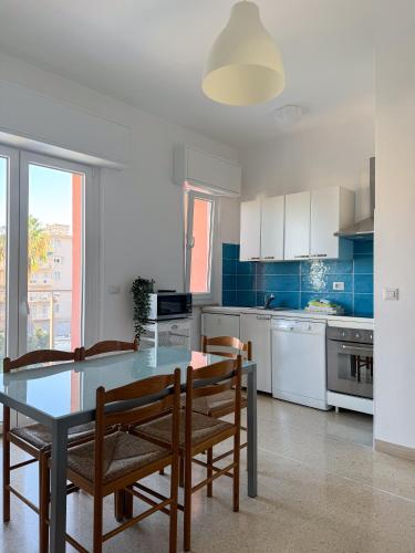 Dapur atau dapur kecil di Perla Marina Apartments