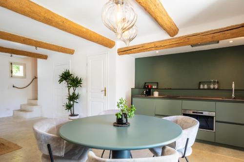 Photo de la galerie de l'établissement Gîte Traversant Gordes, à Gordes