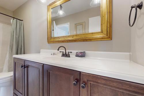 Ένα μπάνιο στο Springwood Villas 103