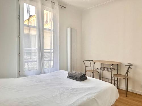 Comfortable studio Notre-Dame de Lorette Rodier