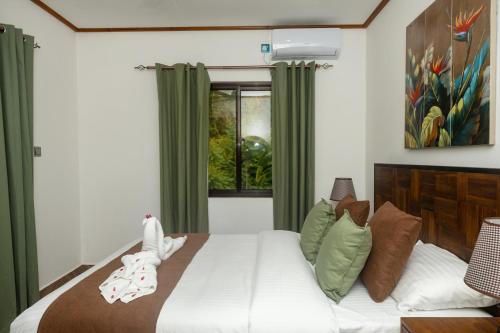 LA Apartments photo 2