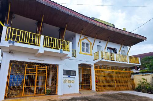 Gold house apartment