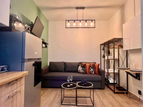 Fully equipped Studio - 4 mins from the metro