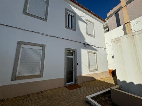 Estoril Escape - Family & Friends Beach Getaway