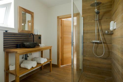 Bilik mandi di Zen Resort & SPA