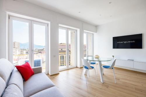 AT Twenty-ONE New Apt - EXCLUSIVE PANORAMIC Views!