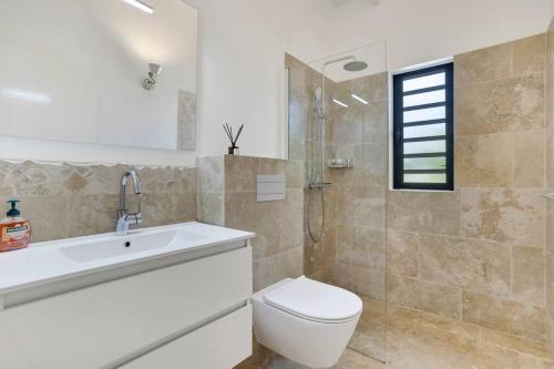 Ένα μπάνιο στο Villa Brosse with private pool