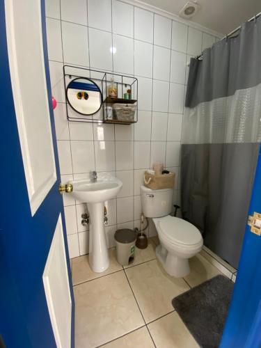 Koupelna v ubytování Lodging Incógnita, Punta Arenas