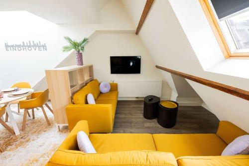 Télévision ou salle de divertissement dans l'établissement Joyful 50m2 Two-Bedroom Apartment - SD23J