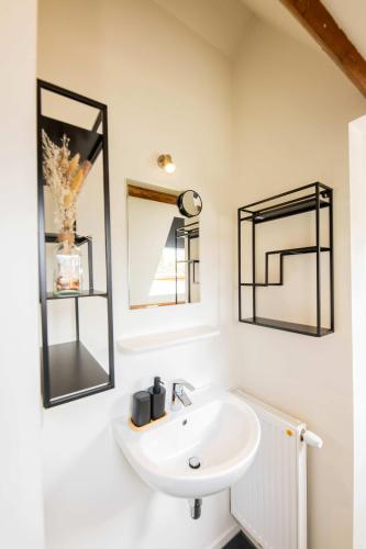 Salle de bains dans l'établissement Joyful 50m2 Two-Bedroom Apartment - SD23J