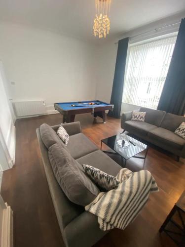 Χώρος καθιστικού στο Fraserburgh Town Centre - sleeps 5 with pool table