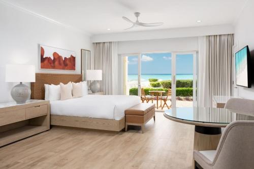Postel nebo postele na pokoji v ubytování Alexandra Resort - All Inclusive