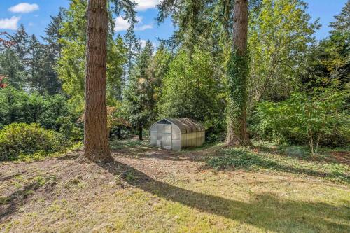 Κήπος έξω από το Modern Forest Retreat: Dog Friendly Scenic Views
