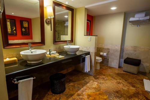 Barceló Puerto Vallarta - All Inclusiveにあるバスルーム