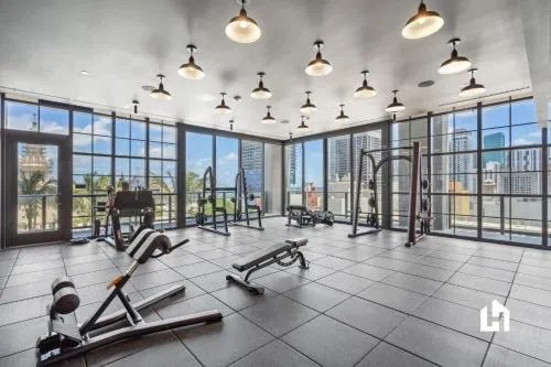 Stylish Apartments with Partial Ocean Views in Downtown! photo 28