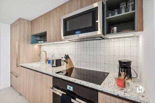 Stylish Apartments with Partial Ocean Views in Downtown! photo 94