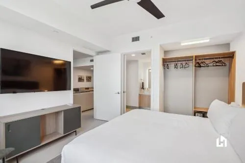 Stylish Apartments with Partial Ocean Views in Downtown! photo 98