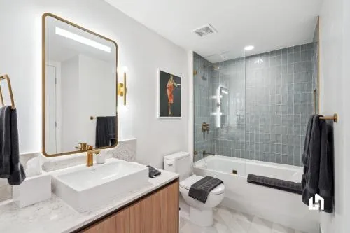 Stylish Apartments with Partial Ocean Views in Downtown! photo 99