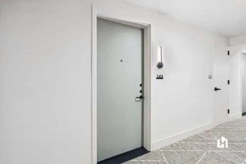 Stylish Apartments with Partial Ocean Views in Downtown! photo 102