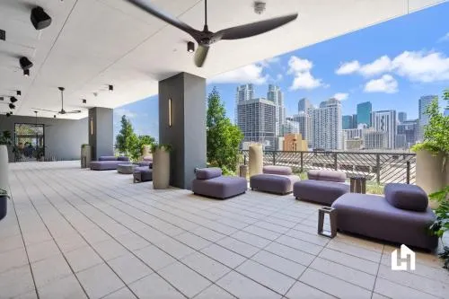 Stylish Apartments with Partial Ocean Views in Downtown! photo 21