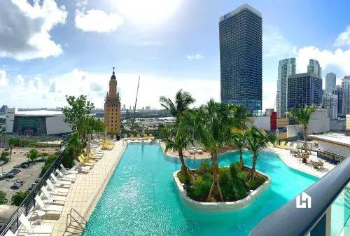 Stylish Apartments with Partial Ocean Views in Downtown! photo 17
