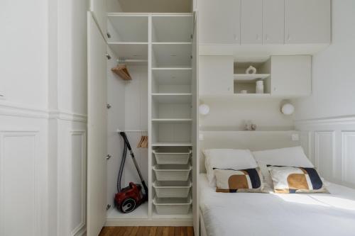 New Snug flat in the Heart of Le Marais