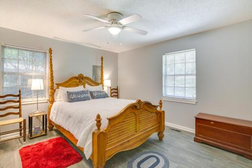 Voodi või voodid majutusasutuse Quaint Oxford Home about 2 Mi to Ole Miss and The Grove! toas