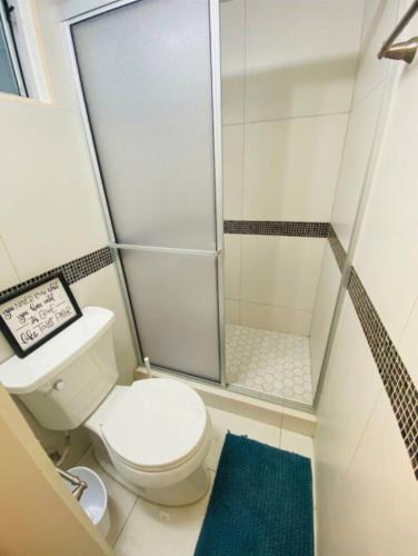 Bilik mandi di Súper céntrico y cómodo departamento