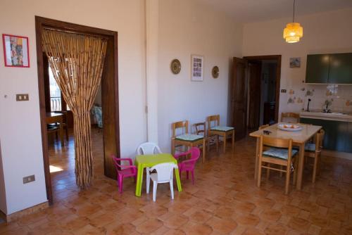 Kuchyň nebo kuchyňský kout v ubytování Villa Magnolia Agrigento Grotte - Relax in collina