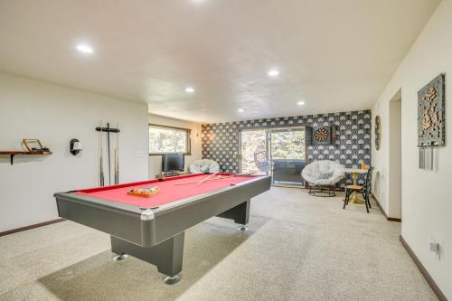 Gallery image of Cabin with Game Room and 2 Decks in Lake Arrowhead! in Lake Arrowhead