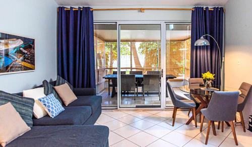 Posezení v ubytování Beach Living at Island Pine Villas BLF